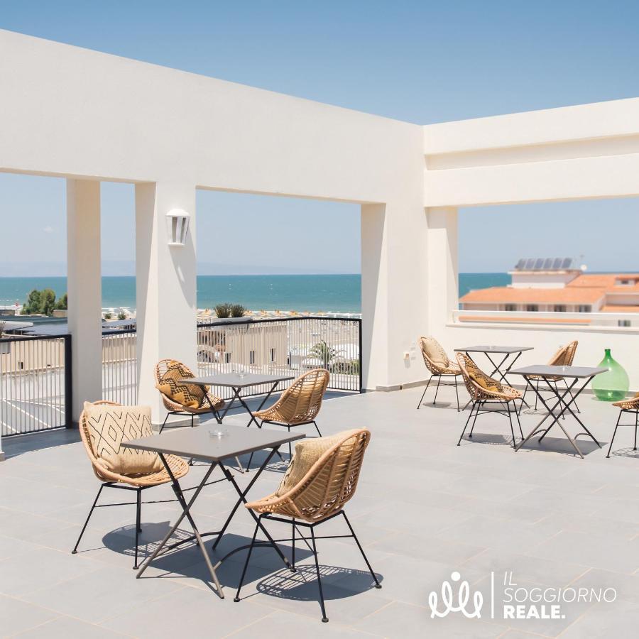Copacabana Hotel Design มาร์เกริตา ดิ ซาวอยา ภายนอก รูปภาพ