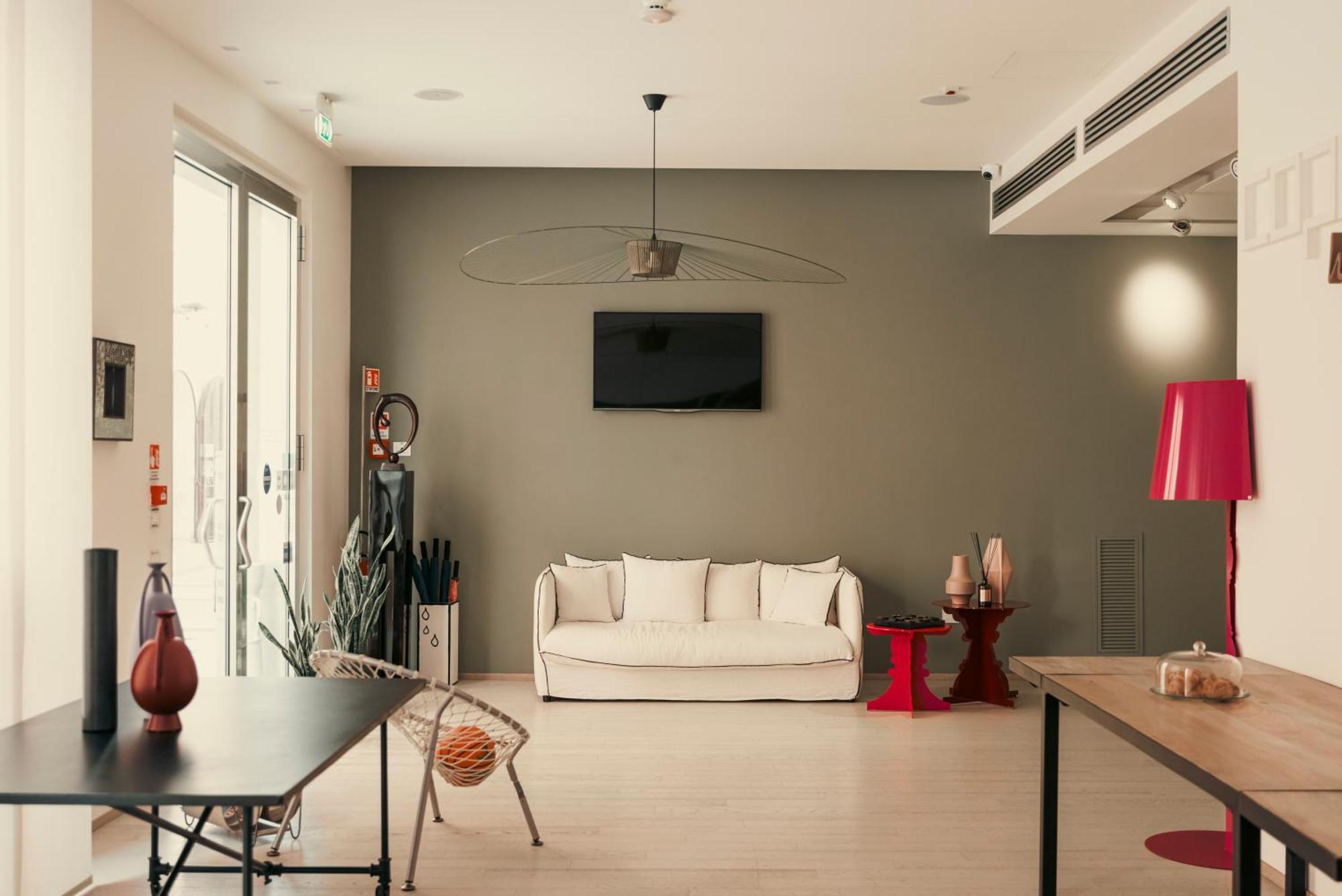 Copacabana Hotel Design มาร์เกริตา ดิ ซาวอยา ภายนอก รูปภาพ