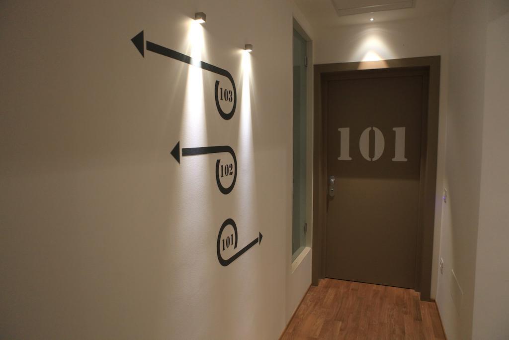 Copacabana Hotel Design มาร์เกริตา ดิ ซาวอยา ภายนอก รูปภาพ
